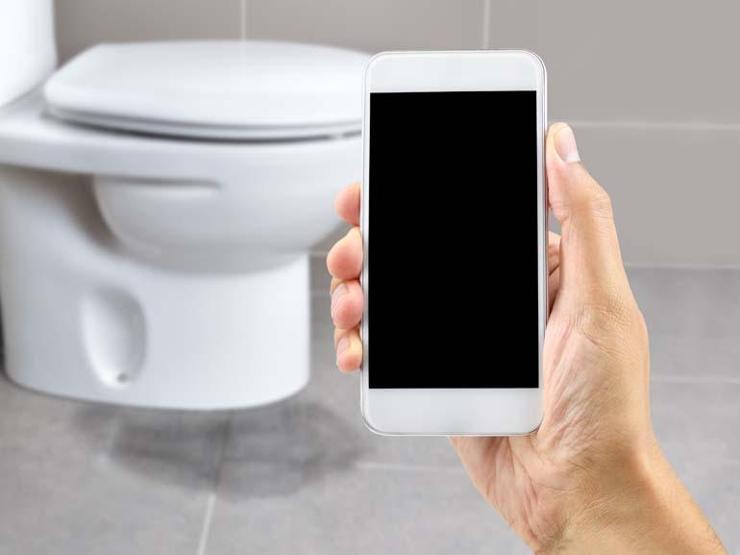 Cep Telefonuyla Tuvalete Girenler Aman Dikkat Öyle Bir Tehlikesi Ortaya Çıktı ki... Mide, Bağırsak, Akciğer... Verdiği Hasarı Duyunca Çok Şaşıracaksınız