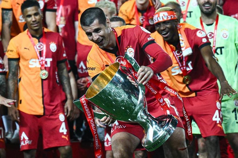 Galatasarayda ayrılık Sözleşmesi bitmeden gidiyor...