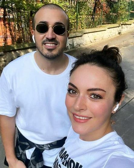 2 YILLIK EVLİLİK SONA ERDİ Ezgi Mola ile Mustafa Aksakallı boşandı Birbirimize olan sevgimizin en güzel hediyesi...