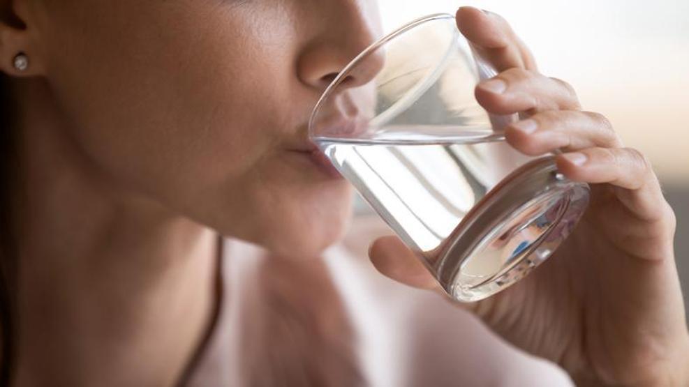 Hale Soygazinin güzellik sırrı 74 yaşında ama yıllara meydan okuyor Meğer fit görünümünü ona borçluymuş
