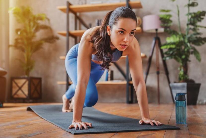 Hale Soygazinin güzellik sırrı 74 yaşında ama yıllara meydan okuyor Meğer fit görünümünü ona borçluymuş