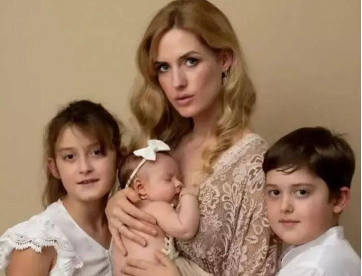 Wilma Elles, 4. Çocuğuna Hamile Büyüyen Karnı ile Yeni Paylaşımlar Yaptı