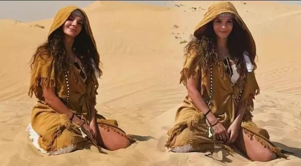 Ebru Şahin Çöl Sıcağında Tatil Keyfi Yaparken Poz Verdi
