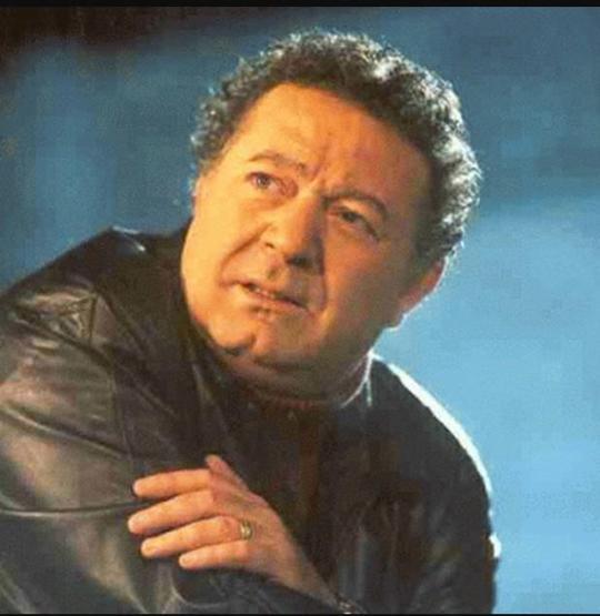ONSUZ 10 YIL… TÜRK POP MÜZİĞİNİN AŞK DOLU ADAMI KAYAHAN
