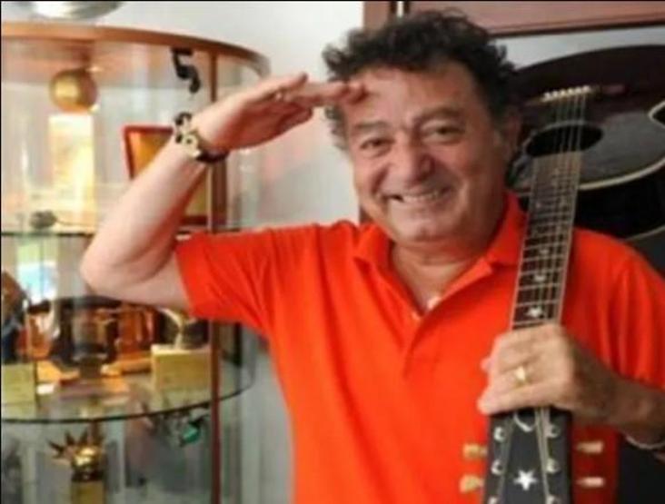 ONSUZ 10 YIL… TÜRK POP MÜZİĞİNİN AŞK DOLU ADAMI KAYAHAN