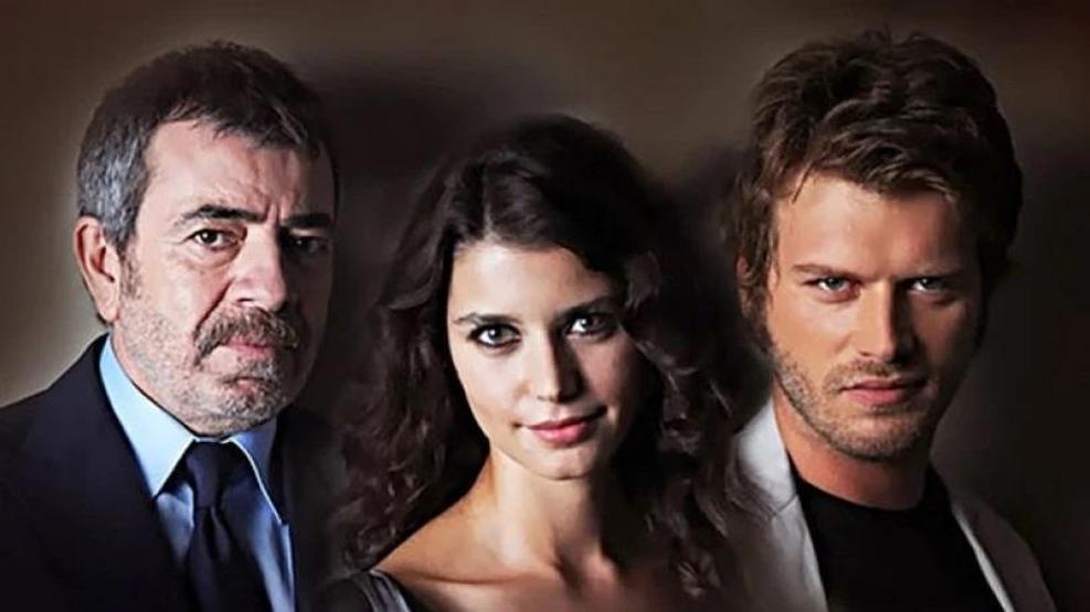 ‘AŞK-I MEMNU’ İTİRAFI OLAY OLMUŞTU Merve Boluğur, Setlere dönecek misiniz sorusuna bakın ne yanıt verdi