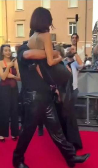 Can Yaman ve DJ Sara Bluma’dan Cesur Pozlar Gündemi Salladılar