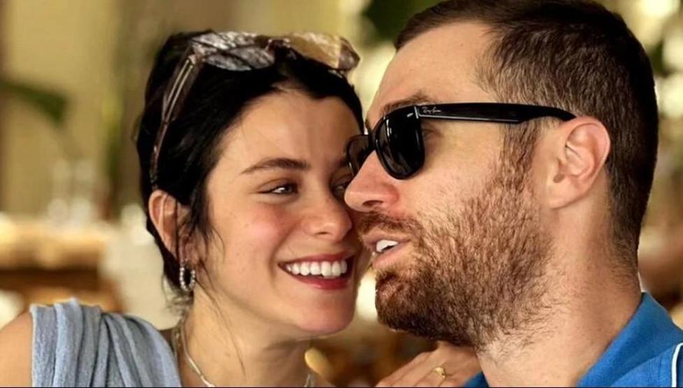 Alaçatıda Aşk Rüzgarı İlayda Alişan ve Oğulcan Engin’den Romantik Paylaşım