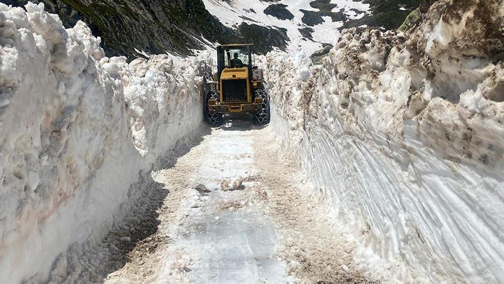 Rizede yol açma savaşı: Haziranda Karadenizde kar engeli