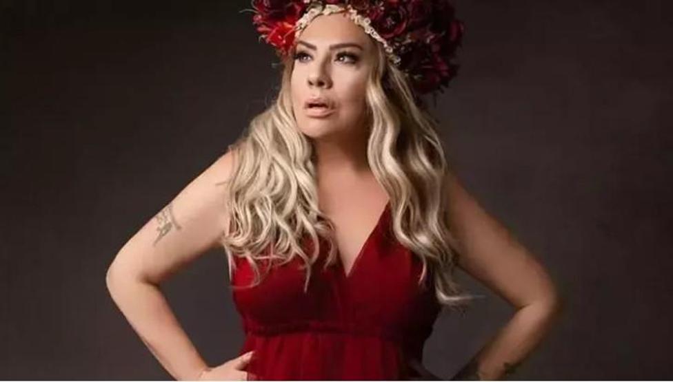 4 Ayda 22 Kilo Veren Işın Karaca, Çeşmede Bikinisiyle Göz Doldurdu