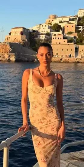 ROMANTİK POZ Dilan Çiçek Deniz-Rafael Cemo Çetin çifti aşka geldi