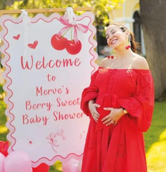 Sibel Can babaanne oluyor Torununun cinsiyeti belli oldu