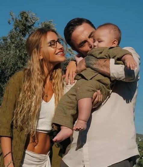 İkinci Bebek Geliyor Ahmet Kuralın eşi Çağla Gizem Kuraldan yeni hamilelik pozu Bambam göründü