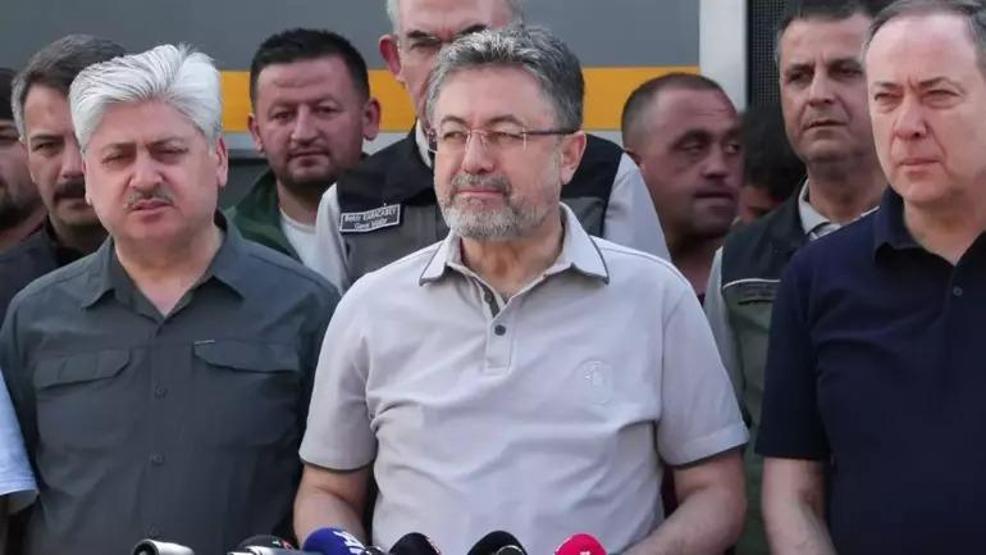 ORMAN YANGINI SON DURUM: İzmir Orman Yangını Kontrol Altına Alındı Mı Menderes, Seferihisar, Gaziemir Yangında Son Durum Ne İzmir Yangını Neden Çıktı İklim Değişikliği mi, Sabotaj mı AFAD ve İtfaiye Seferber Oldu