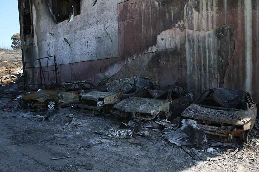 İzmirdeki yangında galericiler sitesinde hasarın boyutu ortaya çıktı