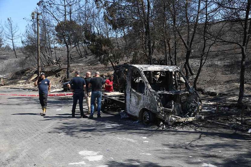 İzmirdeki yangında galericiler sitesinde hasarın boyutu ortaya çıktı