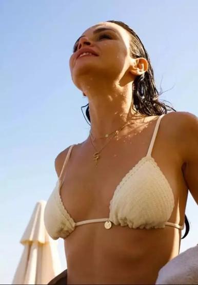 Sinem Ünsal’dan Bodrum Tatilinden Romantik Paylaşımlar Bu Tatilde Çok Şımardım