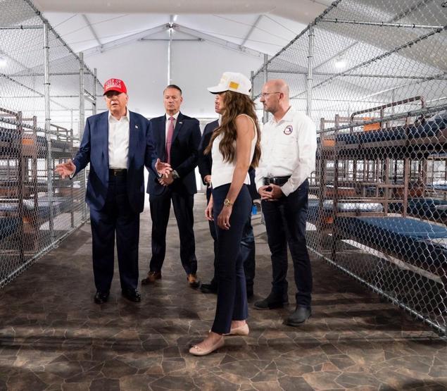 Trump, Timsah Alcatraz’da Konuştu: Buradan Tek Çıkış Yolu Sınır Dışı Edilmek