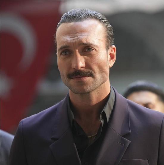 “İKİNCİ ADAM OLMAKTAN ÇOK MEMNUNUM”