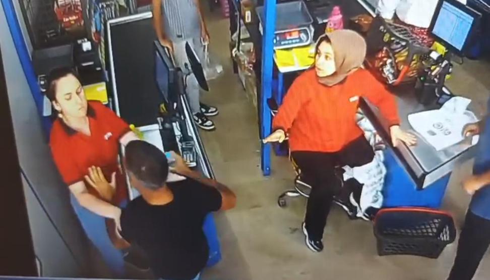 Kadın kasiyere dehşeti yaşattı: Yumruklayıp kaçtı