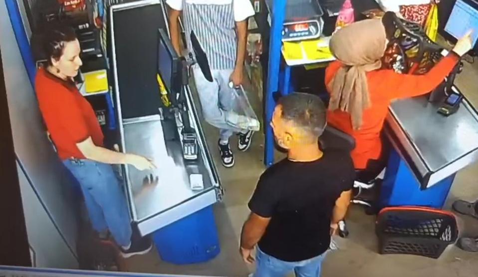 Kadın kasiyere dehşeti yaşattı: Yumruklayıp kaçtı