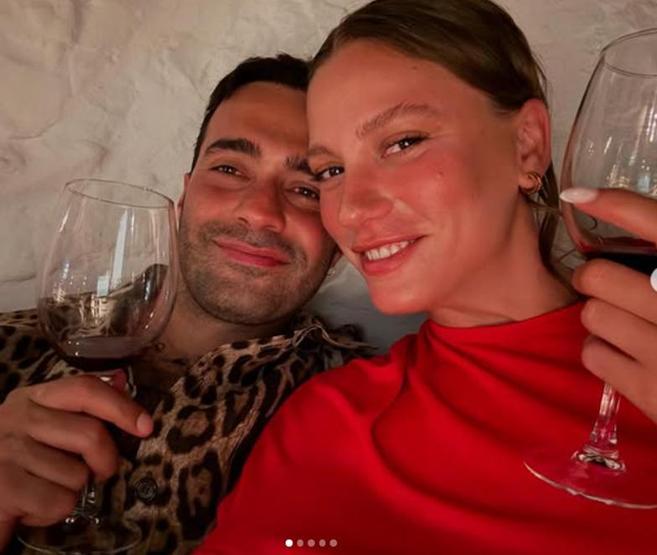 Mert Demirden Serenay Sarıkayaya Romantik Doğum Günü Mesajı