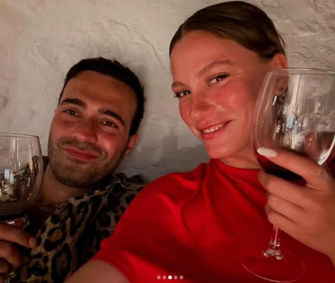 Mert Demirden Serenay Sarıkayaya Romantik Doğum Günü Mesajı