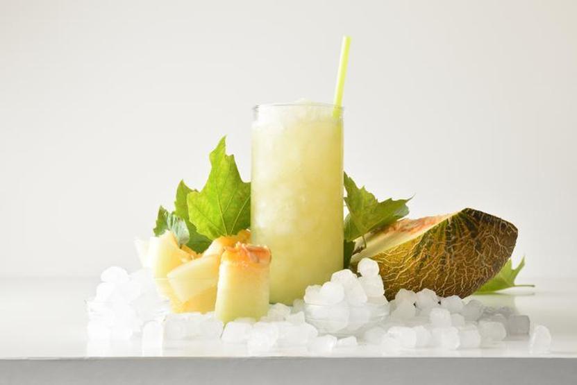 Kavurucu yaz sıcaklarında serinleten lezzet Kavunlu frozen dediğin böyle olur 5 dakikada hazırlanıyor