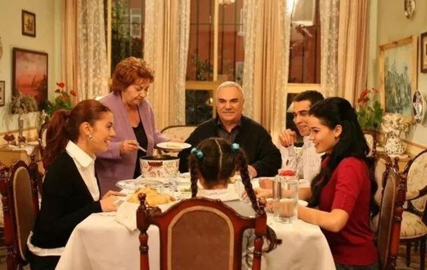 SOSYAL MEDYADA ORTAYA ÇIKTI Yaprak Dökümündeki efsane köşkün son hali şoke etti