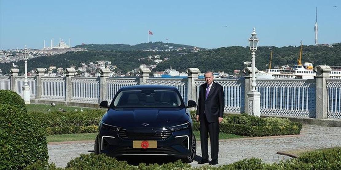 Cumhurbaşkanı Erdoğan, direksiyon başına geçti Toggun yeni modeli T10Fyi test etti