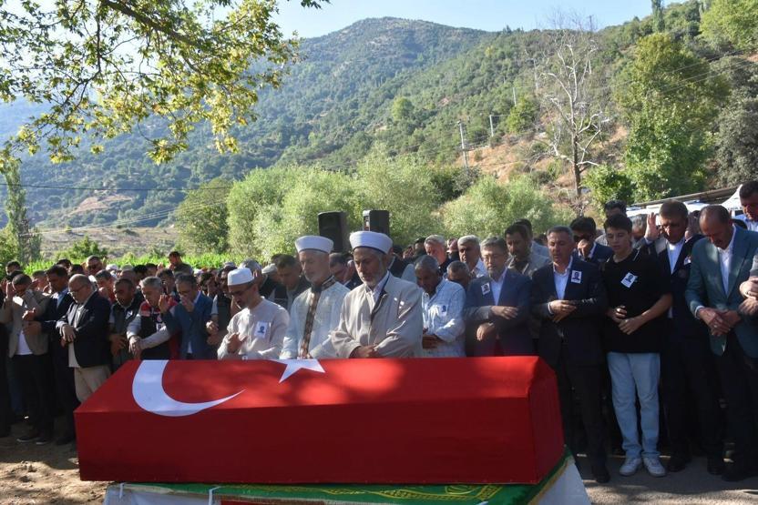 Şehit orman işçisi Ragıp Şahin son yolculuğuna uğurlandı