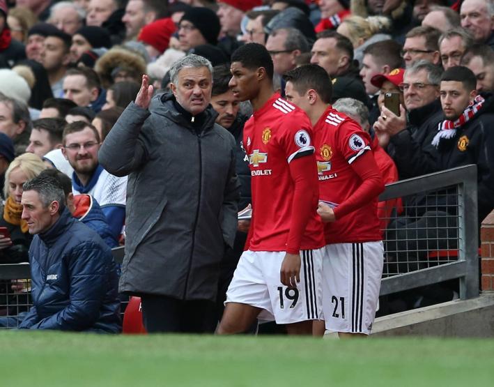 Fenerbahçede kanat transferi için Jose Mourinho devreye giriyor