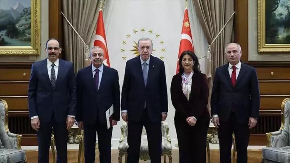 PKK SİLAH BIRAKMA SON DAKİKA: PKK Silah Bırakma Tarihi Belli Oldu Mu Terör Örgütü PKK Nerede Silah Bırakacak 47 Yılın Ardından Terörsüz Türkiye İçin Dönüm Noktası