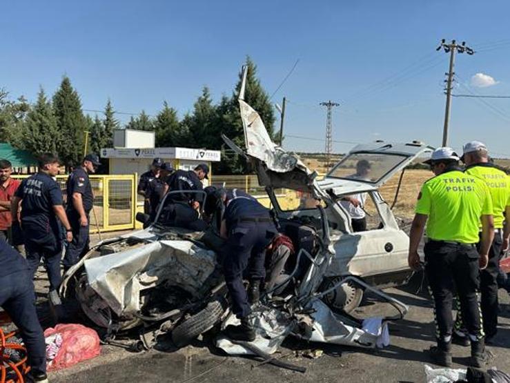 Uşakta korkunç kaza: Baba ve kızı hayatını kaybetti