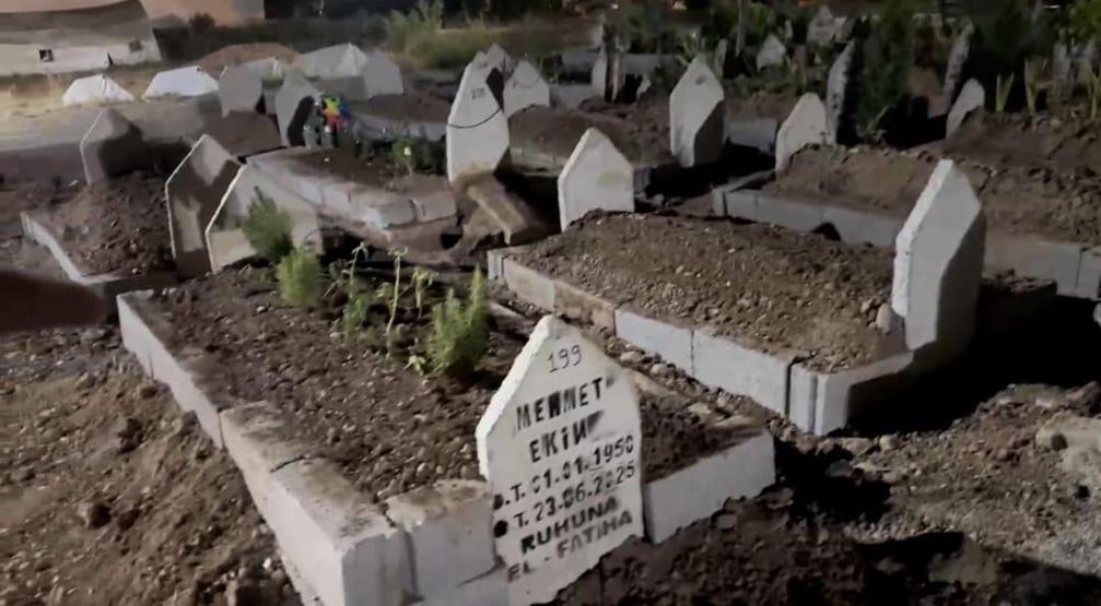 Mezarlık ziyaretine giden aile şoka uğradı Gece yarısı cenazeyi başka yere taşımışlar
