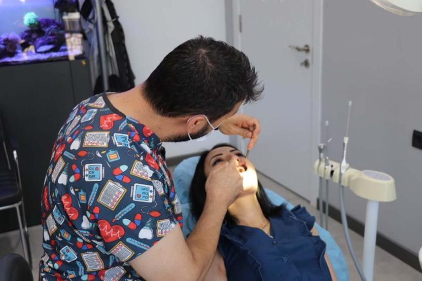 DİŞLERİ TEK TEK DÖKÜYOR Enerji Patlaması Yapsın Diye Tüketiyorsunuz Ama Hiçbir Faydası Yok