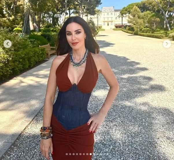 Defne Samyeli, 53 Yaşında Gençlere Taş Çıkartıyor Son Paylaşımlarıyla Instagram’ı Salladı