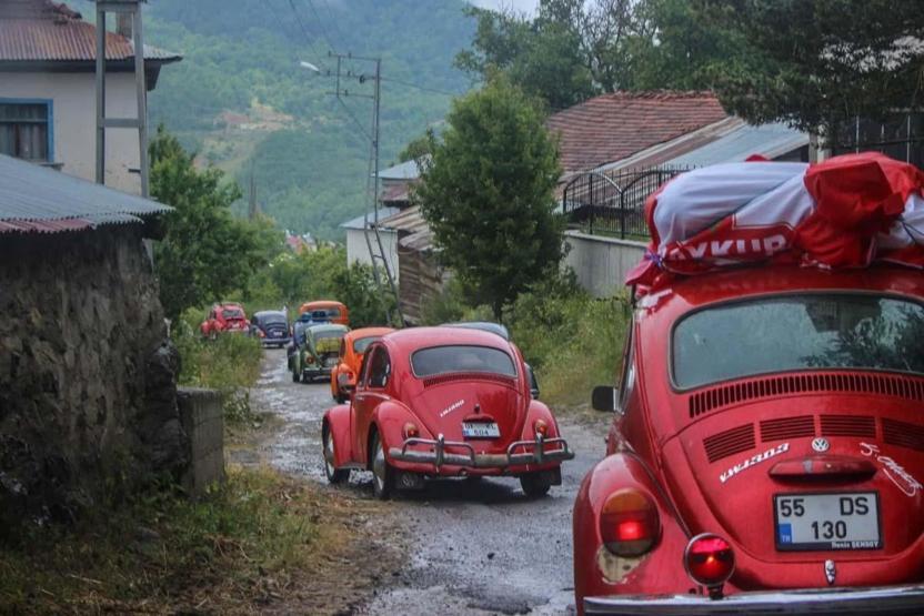 Vosvos Şenliği, renkli görüntülere sahne oldu
