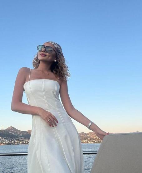 TEKNEDE ROMANTİK ANLAR Özcan Deniz ve Samar Dadgardan aşk dolu pozlar