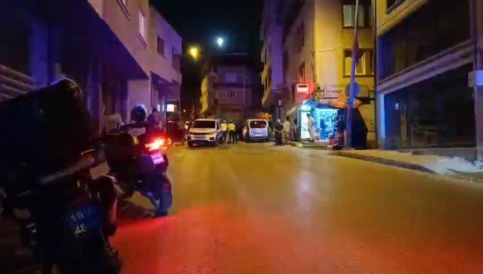 Bir şehri ayağa kaldırdı: Firar etti, polisleri ezdi, resmi araca çarptı