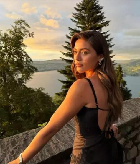 Sıla Türkoğlu’ndan İsviçre’de Işıldayan Pozlar: Güzelliğiyle Göz Doldurdu