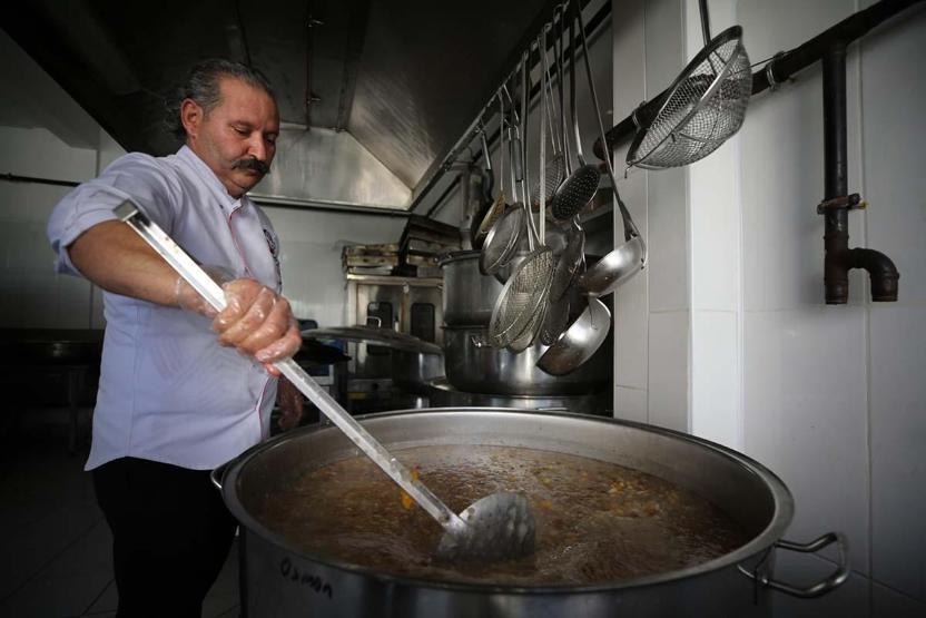 BEREKETİN SİMGESİ Dünyanın En Eski Tatlısı Olarak Biliniyor... Tarifi Yok Ancak Çok Önemli Bir Sırrı Var Ustası Lezzetli Aşurenin Püf Noktasını Açıkladı