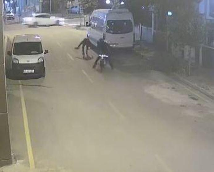 Kapkaççılar, Esraya dehşeti yaşattı: 6 bin TL’lik çanta için metrelerce sürüklediler
