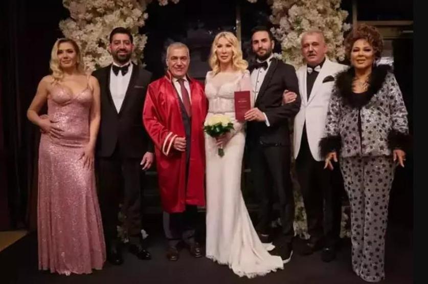 Seda Sayan’dan Şaşırtıcı Paylaşım: Kimse Tanıyamadı Safiye Soyman’dan Destek Geldi