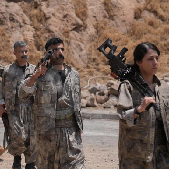 İşte kare kare o an: PKK silahları böyle yaktı