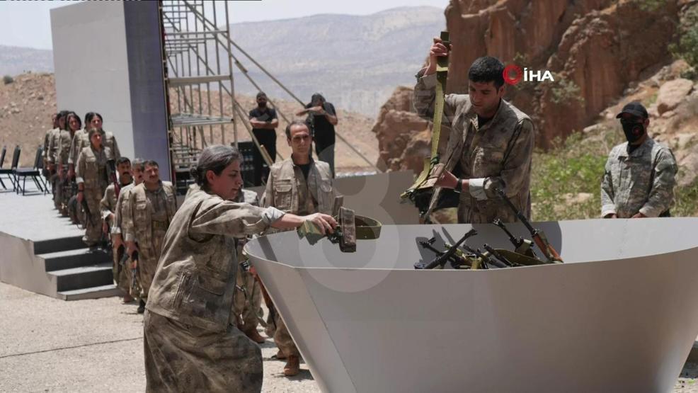 İşte kare kare o an: PKK silahları böyle yaktı