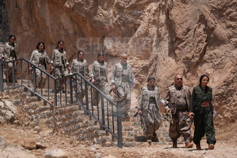 İşte kare kare o an: PKK silahları böyle yaktı
