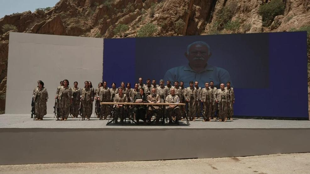 İşte kare kare o an: PKK silahları böyle yaktı