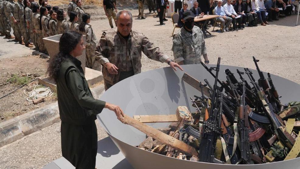 İşte kare kare o an: PKK silahları böyle yaktı