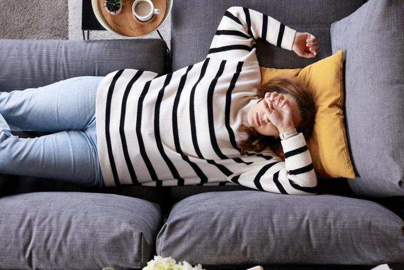 GÜNDEN GÜNE ARTAN UNUTKANLIĞA DİKKAT Bu belirtilerle kendini gösteriyor: Hatırlayamama, yorgunluk, halsizlik, depresyon, anksiyete...